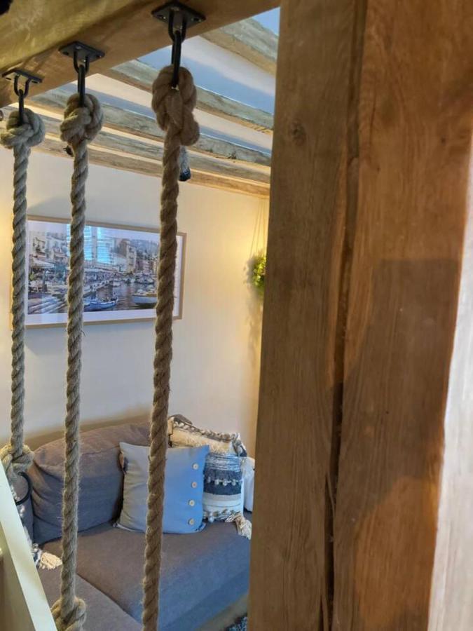 Stunning Quirky 2-Bed Cottage In New Brighton Wallasey Exterior photo