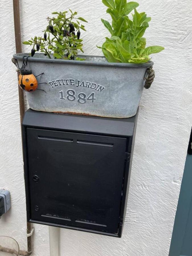 Stunning Quirky 2-Bed Cottage In New Brighton Wallasey Exterior photo