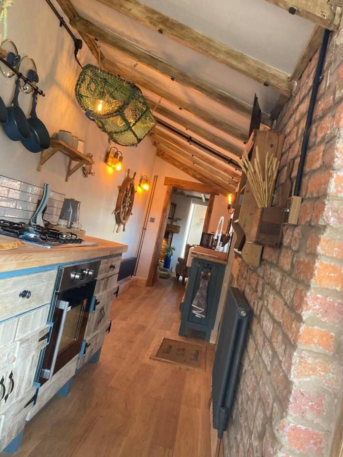 Stunning Quirky 2-Bed Cottage In New Brighton Wallasey Exterior photo